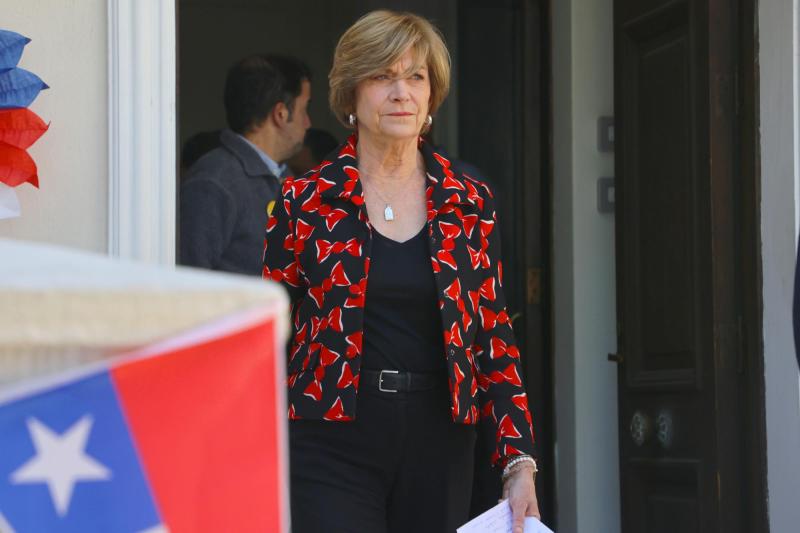 Aton- Matthei acusó a ministerios de tener deudas e incurrir en irregularidades