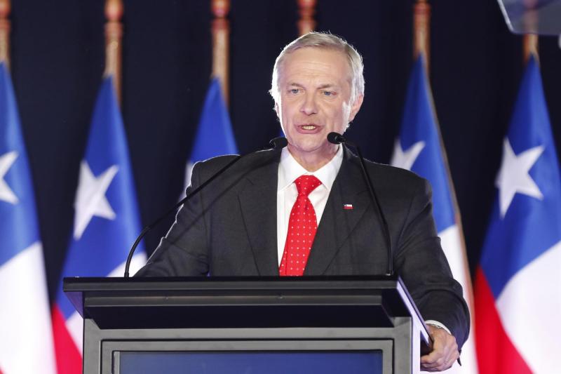 Aton- Kast planteó decirle "chao" a las guías ambientales