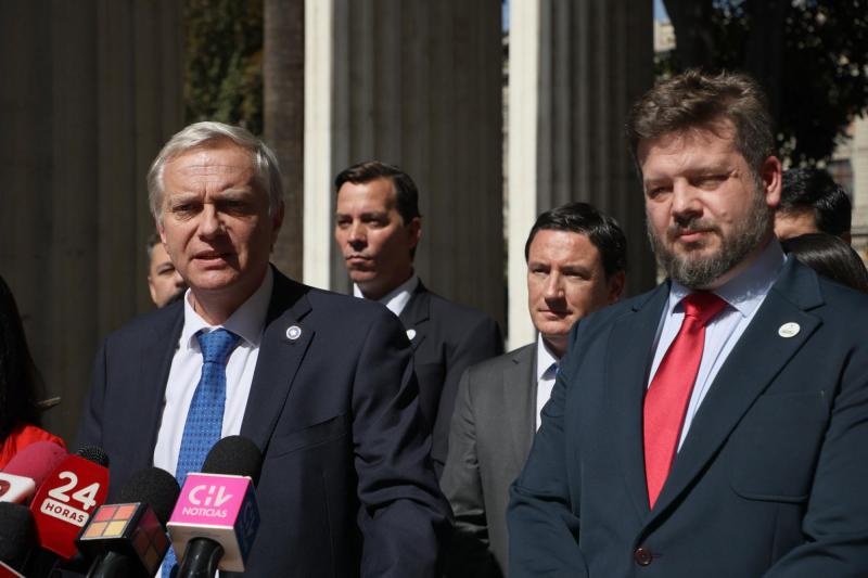 Aton- Kaiser aseguró que el gobierno tiene a Kast "en las primeras planas"