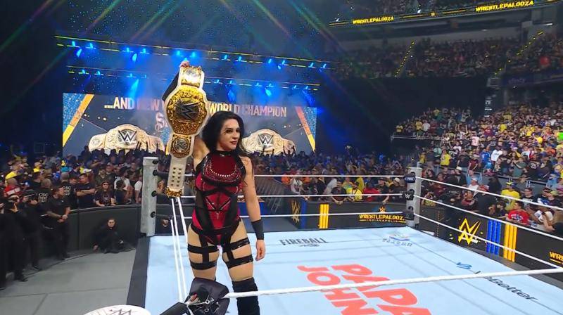 T13 - Stephanie Vaquer hace historia y se corona como campeona mundial de la WWE | WWE