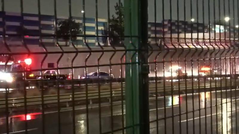 Colisión múltiple deja al menos un herido de consideración: 5 vehículos involucrados