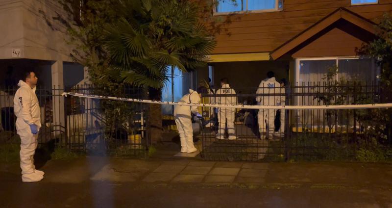 T13 - Presunto parricidio en Chiguayante: PDI pericia cartas en donde la madre habría anunciado el crimen | ECOH