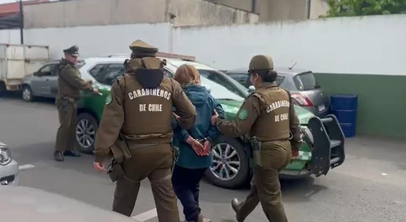 Foto: Carabineros - Fiscalía confirma detención de madre buscada por parricidio en Chiguayante
