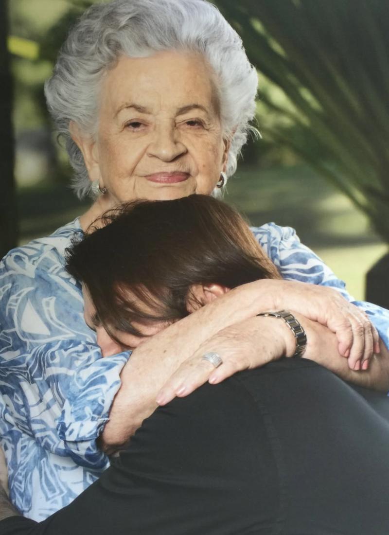 El sentido mensaje que compartió Juanes para despedir a su mamá - RRSS