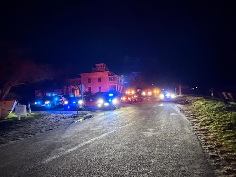 Tiroteo desde una lancha deja 3 muertos y 8 heridos en restaurante de Carolina del Norte - X @tparon - X @MeanLILMeoW