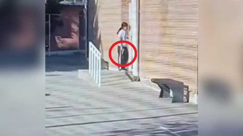 @clarincom - Estudiante de 14 años ingresa con arma a escuela en Mendoza