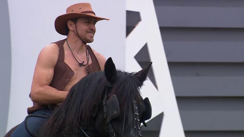 Canal 13 - Pangal Andrade llega a Mundos Opuestos