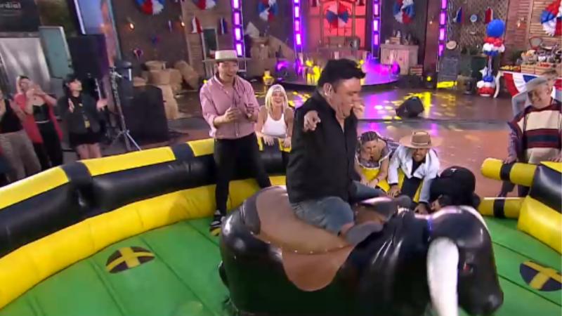 HQD - Oscarito sorprendió y se coronó como el rey del toro mecánico en fonda de Hay que Decirlo