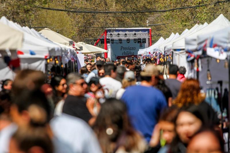 AGENCIA UNO - Llegan las nubes a las fiestas: Revisa el pronóstico de este miércoles 17 de septiembre