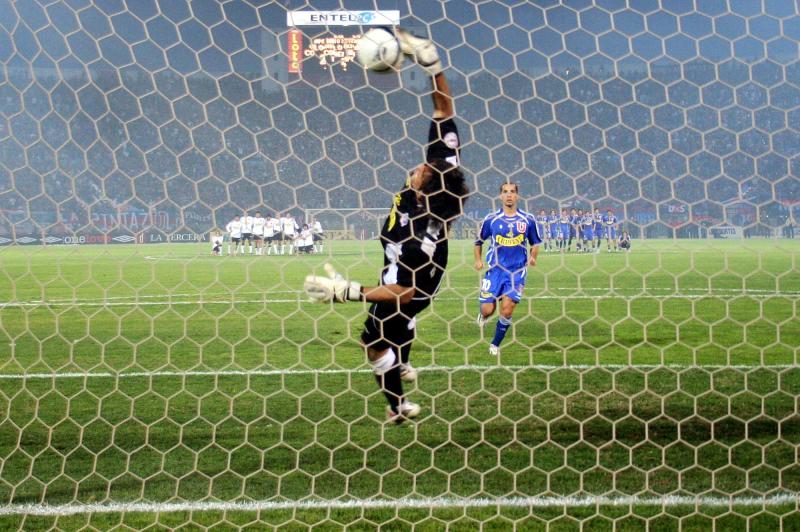 Claudio Bravo (2006) Colo-Colo - Photosport
