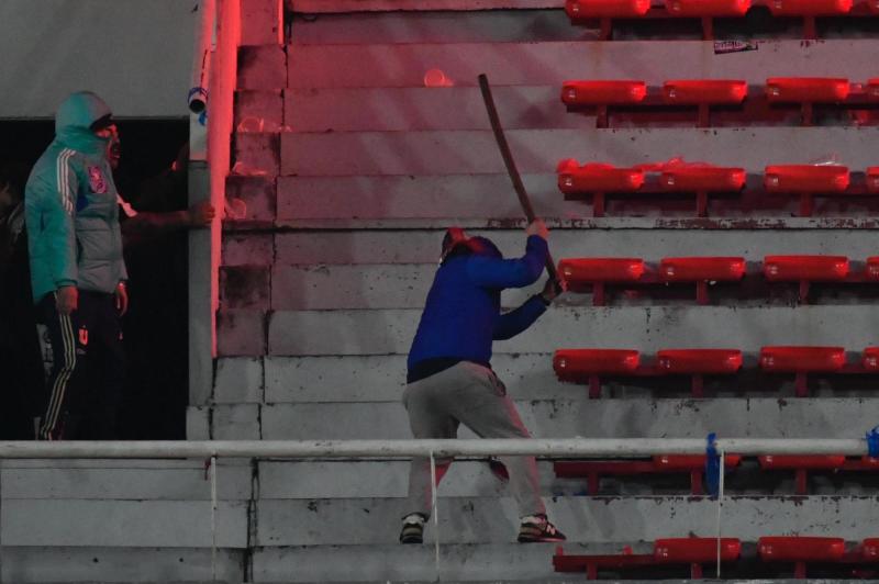 Agresiones de hinchas en Avellaneda - Photosport
