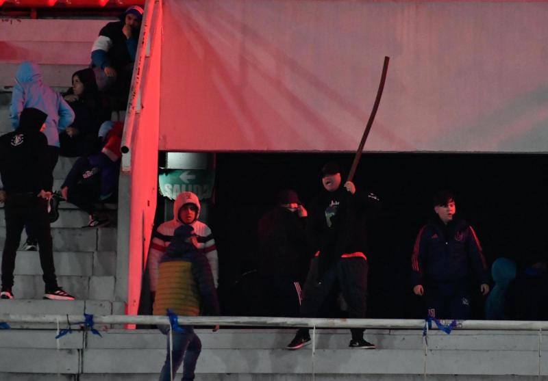 Agresiones de hinchas en Avellaneda - Photosport