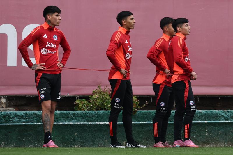La Roja entrena con miras a Brasil - FFCh