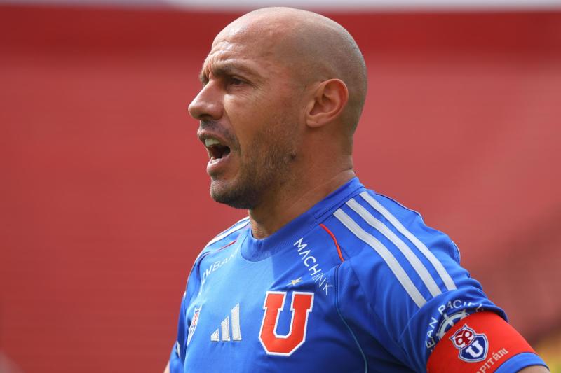Marcelo Díaz en Colo-Colo vs. U. de Chile | Photosport