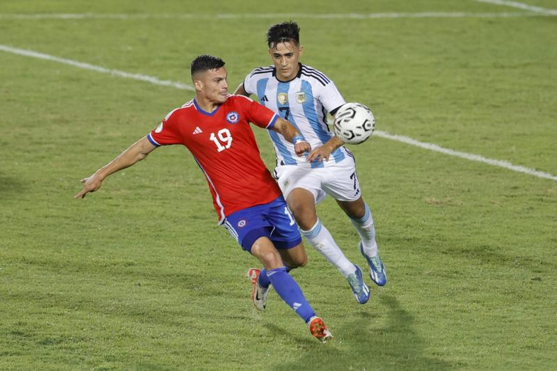 Pablo Solari jugando por Argentina Sub 23 | Photosport