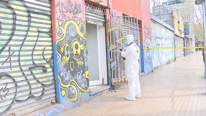 Sujetos ingresaron a local comercial abandonado para el robo a Labocar - t13