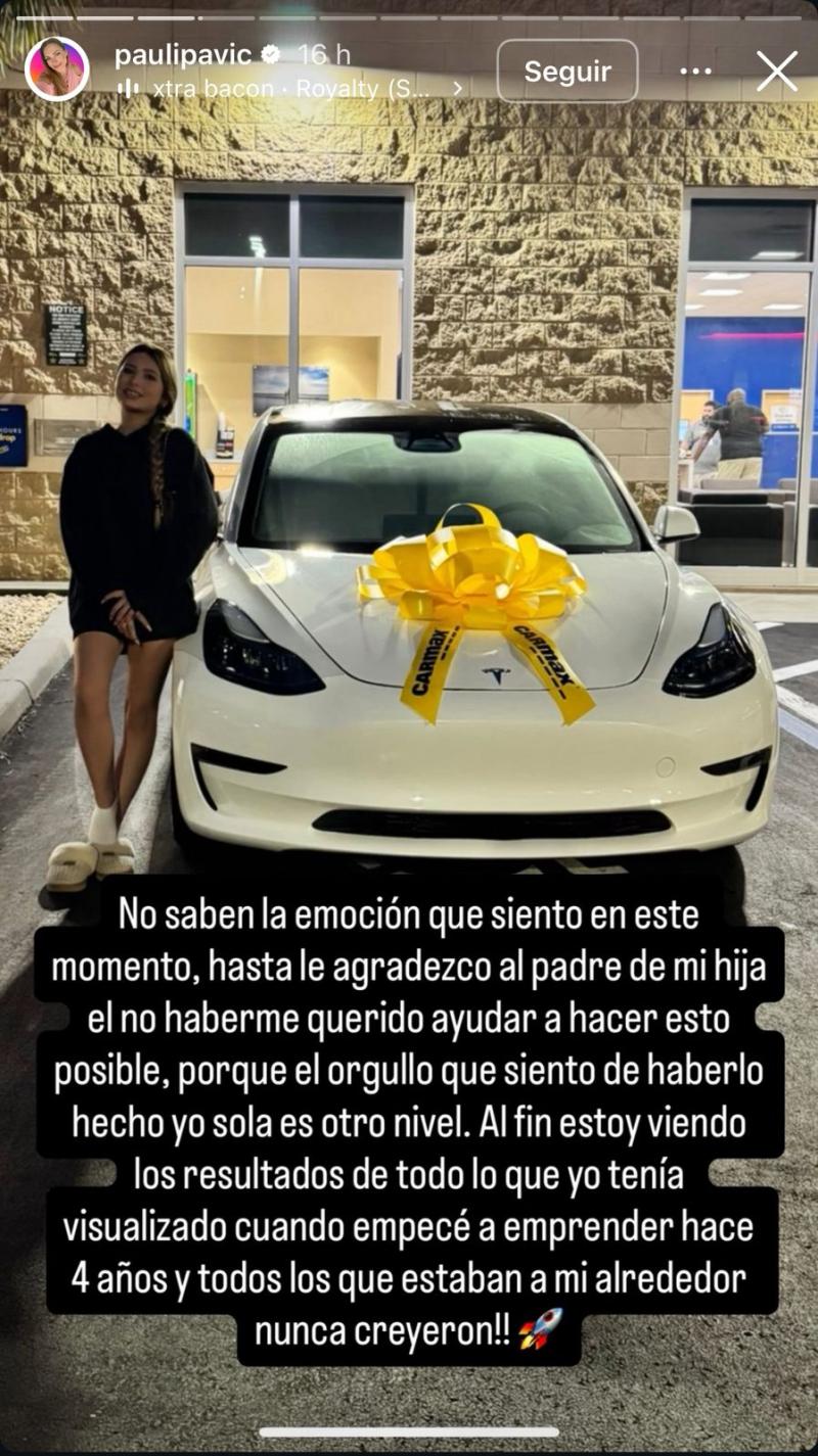 Instagram (Paula Pavic) - Isidora con su Tesla