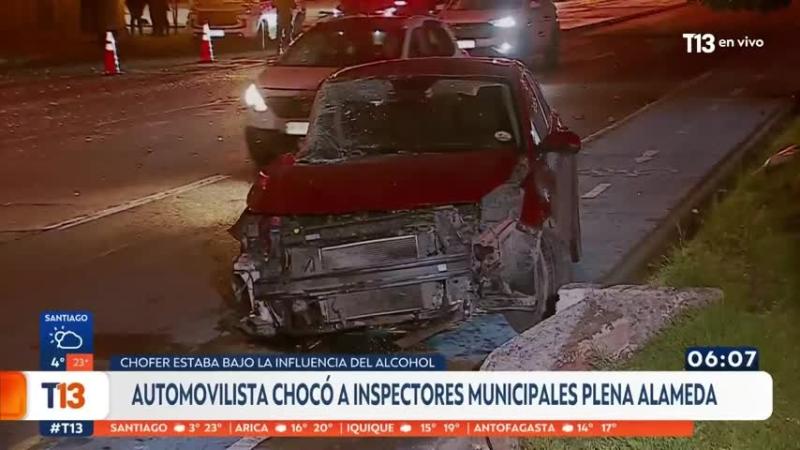 Conductor chocó a patrulla municipal en plena Alameda: Estaba bajo la influencia del alcohol