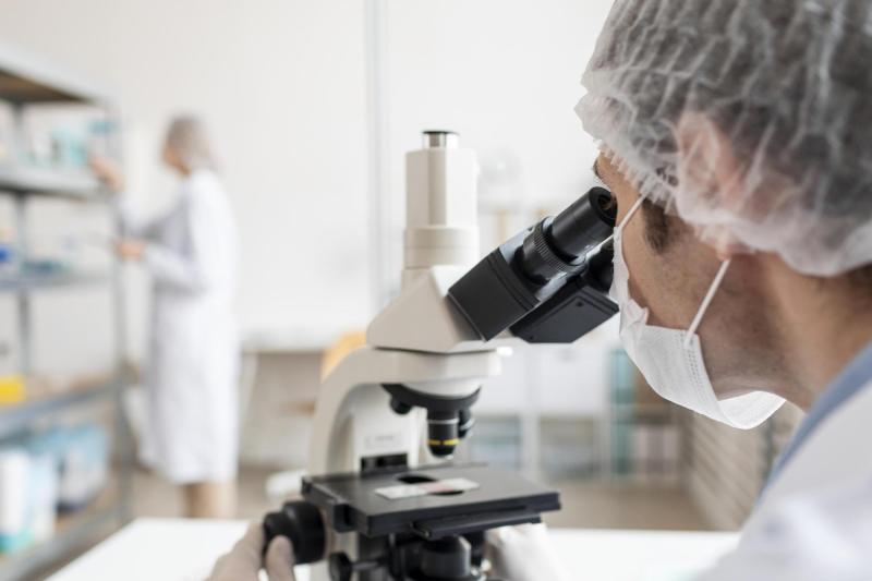 Freepik - Detectan en Concepción tres bacterias altamente resistentes a antibióticos