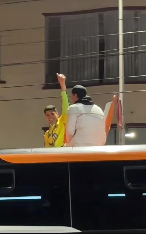 Carlos Lampe con la camiseta de Colombia - Captura X