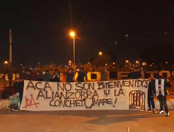 Los insultos de la barra de la U a Alianza Lima previo al duelo por Copa Sudamericana - Photosport
