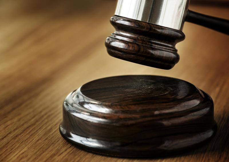 Freepik - Hallan culpable a madre en Nueva Zelanda por muerte de sus hijos hallados en maletas