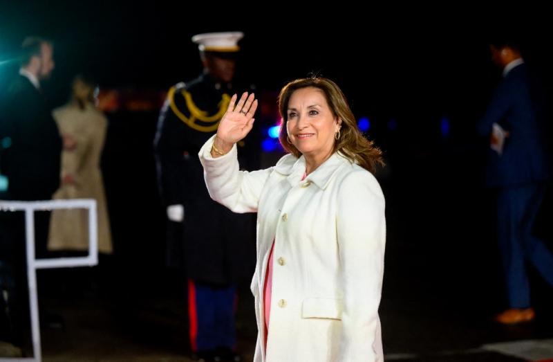 AFP - Oficial: Dina Boluarte