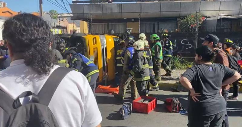 T13 - Accidente de furgón en Recoleta