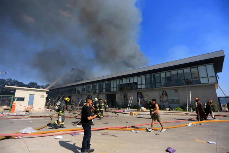 Agencia Uno - Incendio bodega empresa Kayser