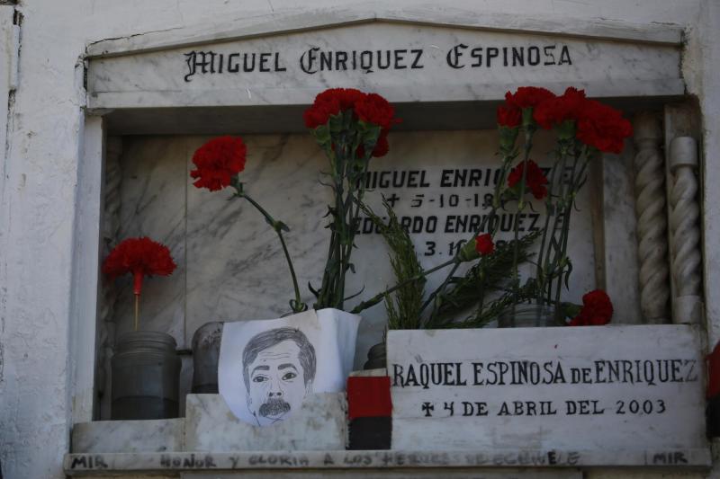 Marco Enríquez-Ominami rompe en llanto al hablar sobre su padre adoptivo: “Me salvó mucho” - Agencia Uno