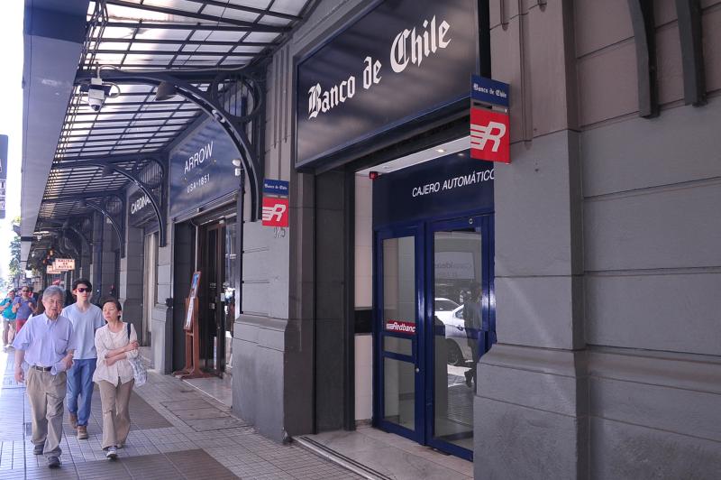 Lanzan número único para emergencias bancarias - Agencia Uno