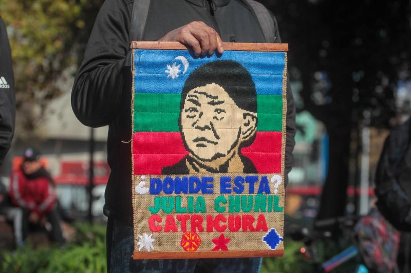 Madre e hijo serán formalizados por amenazas a fiscal a cargo del caso de Julia Chuñil - Agencia Uno