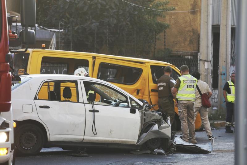 Agencia Uno - Accidente entre un vehículo particular y un furgón escolar
