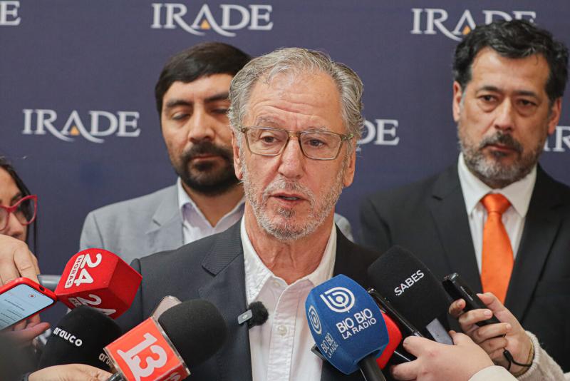 Agencia Uno - Biministro Álvaro García explicó devolución por alza de cuentas de la luz