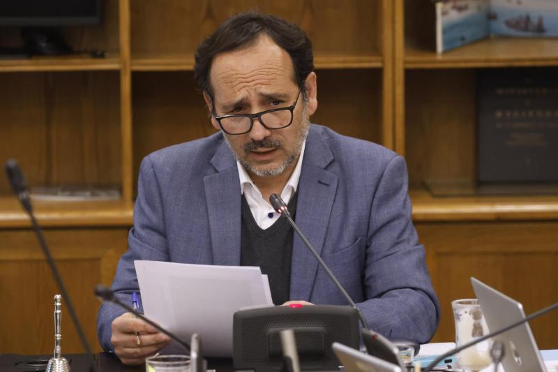 Aton- Daniel Núñez, senador PC