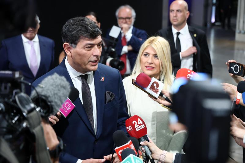 Aton- Parisi lanzó críticas a Kaiser y Matthei