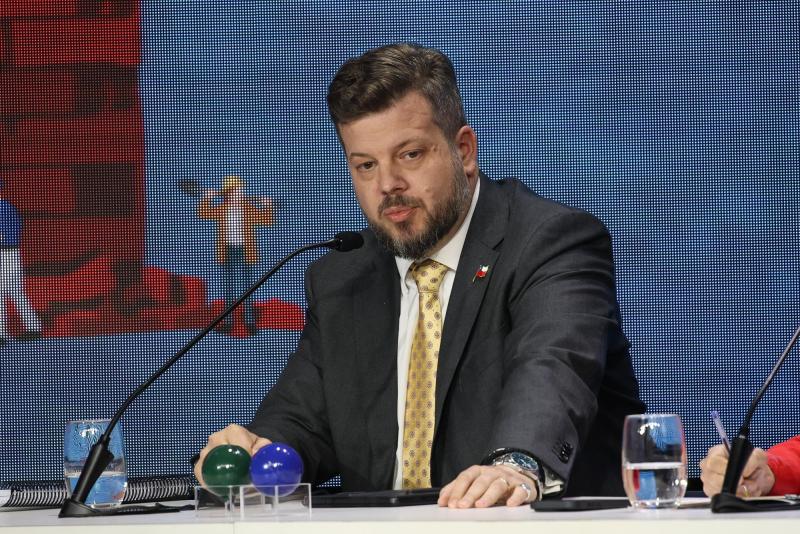 Aton- Johannes Kaiser acusó vínculos entre políticos y funcionarios con el tráfico