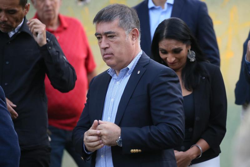 Desbordes apunta contra Hassler tras orden de embargo por Sierra Bella - Aton