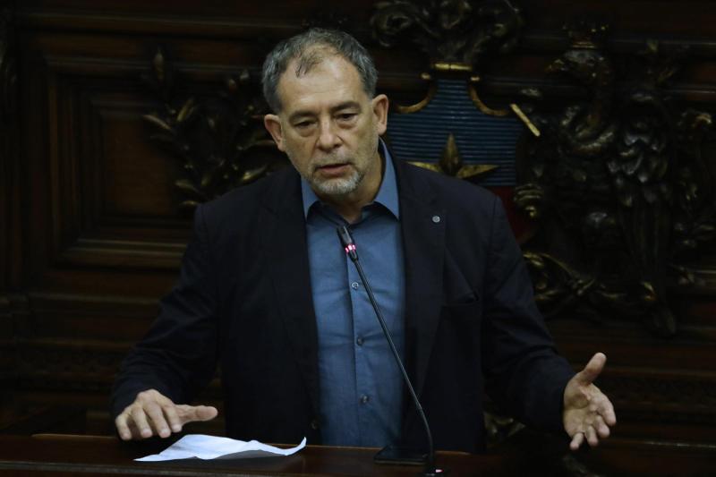Aton- Carmona aseguró que es Girardi quien debe explicar la "insistencia"