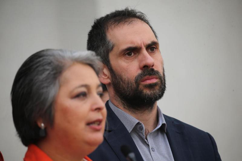 Aton- La exministra Jeannette Jara no está a favor de propuesta del Gobierno