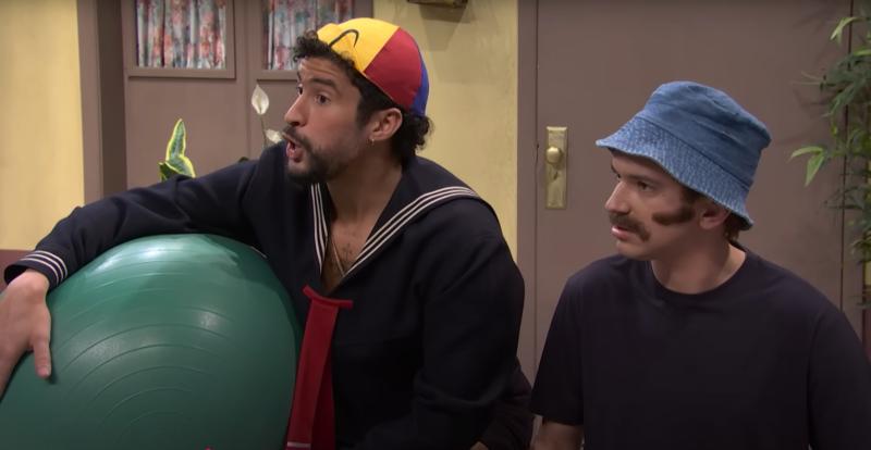 Bad Bunny sorprende a sus fanáticos interpretando a Quico en sketch de "El Chavo del 8" - Captura Saturday Night Live