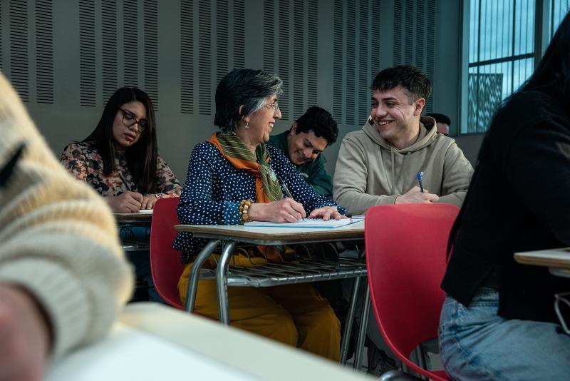 Ofrecen beca para personas mayores de 50 años - Inacap