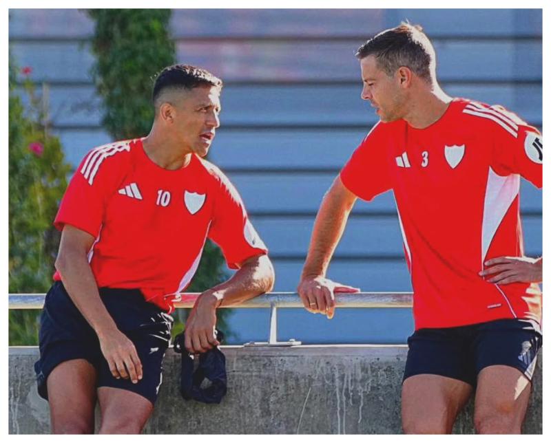 Alexis Sánchez junto a César Azpilicueta - Instagram