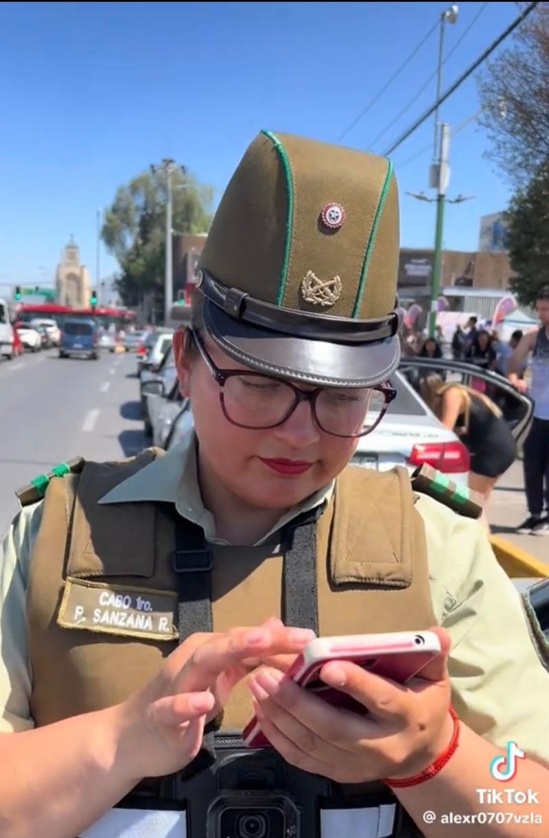 TikTok - Carabinera que fue encarada por venezolano