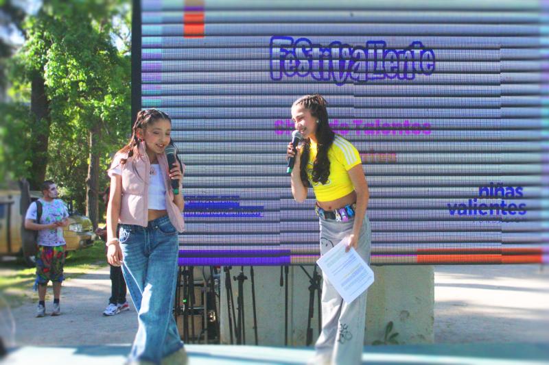 Ali Queen en FestiValiente: Pequeña artista la rompió en show de talentos animado