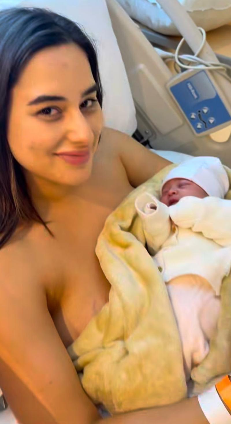 Instagram - Alanna, hija de Pangal Andrade y Melina Noto