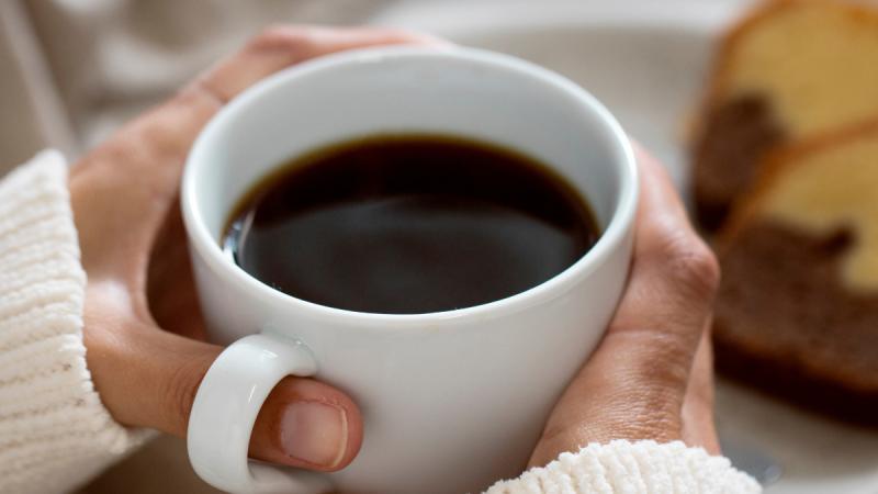 Por qué el café funciona como laxante y te hace ir al baño - referencial freepik