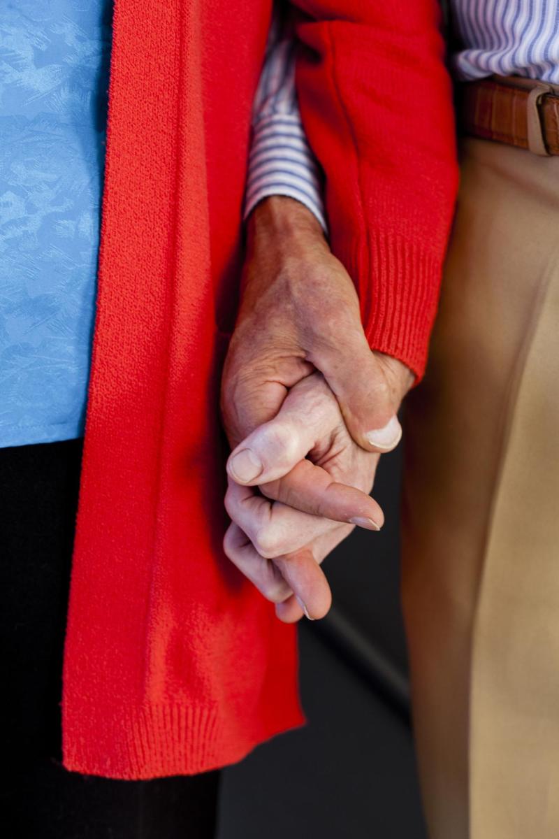 Freepik - Muere abuelita que sobrevivió abrazada a su esposo en las inundaciones en México