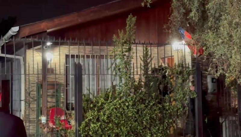 Turbazo en La Cisterna: Golpearon a dueño de casa, se robaron camioneta y armas de defensa personal