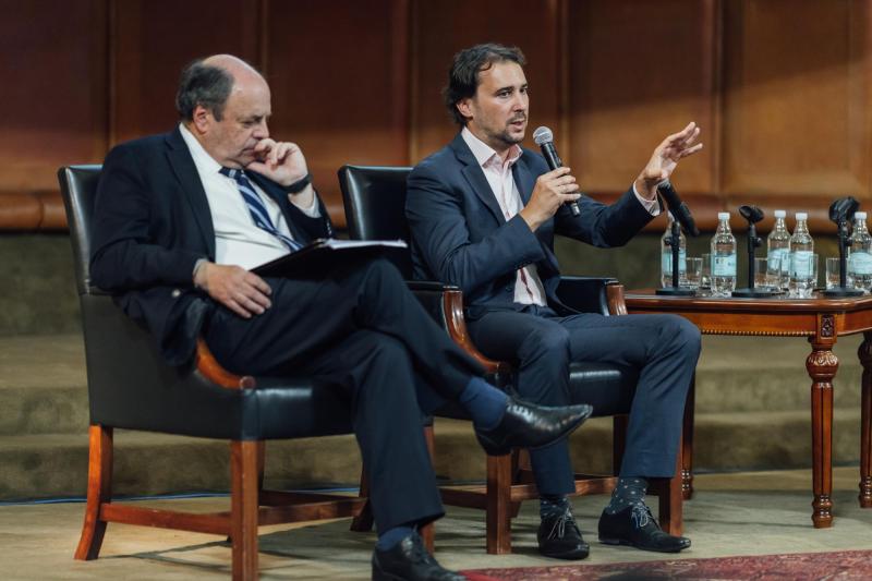 Seminario "Competencia y Conexión"